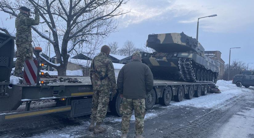 Leopard harckocsik érkeznek Miskolcra