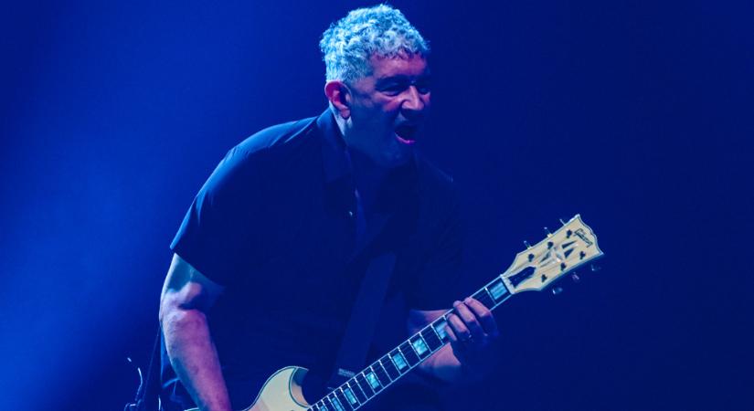 Kéz- és lábtörés! Pat Smear kerti balesete árnyékában tér vissza a Foo Fighters