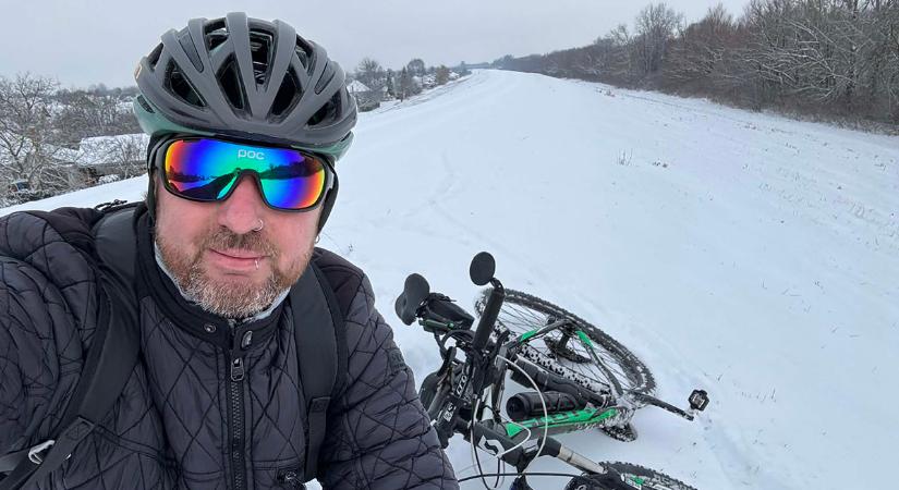 Hóban, csendben, két keréken: így telt György bringás kalandja Békésben
