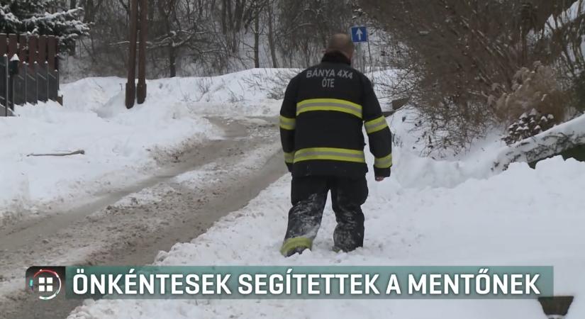 Hősies mentés a hóviharban: önkéntesek segítettek az egyéves kislánynak