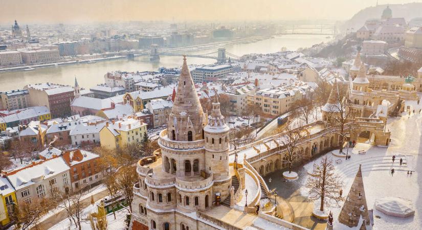 A hó ellepte Magyarországot: Miért kelt ez sokunkban gyermeki örömöt?