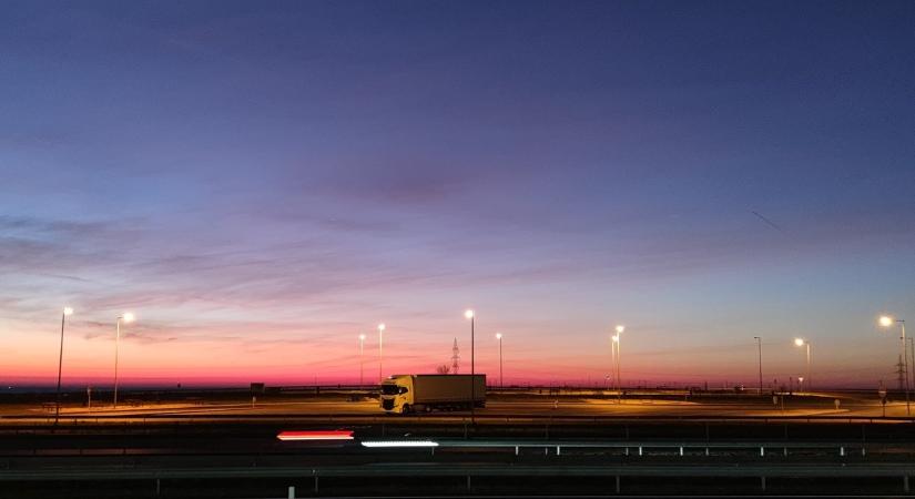 Novemberben 121 millió euró volt a termék-külkereskedelmi hiány