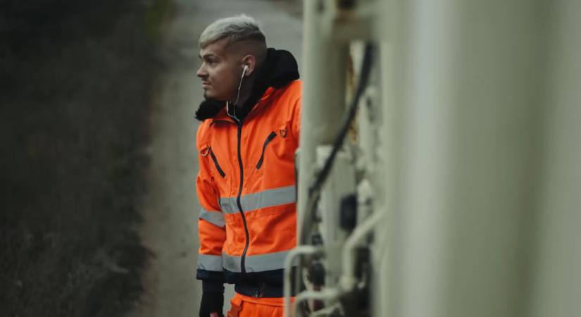 Nagyjából időben érkeznek a kukáskocsik