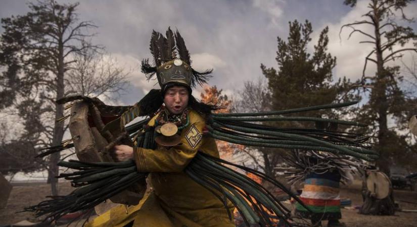 A halál torkából megmenekülve vált Hollywood kedvenc sámán-szupersztárjává – Nena Woolworth válogat a kliensek közt