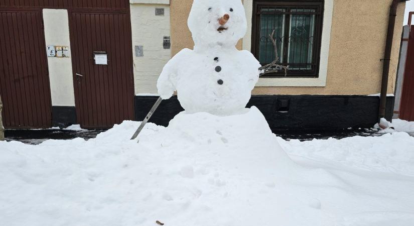 Így örül a hónak Debrecen – a tél pozitív oldala