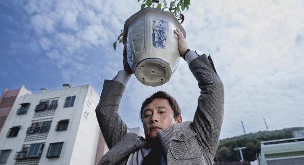 ÖLDÖKLŐ VERSENYSZELLEM Park Chan-wook: Nincs más választás