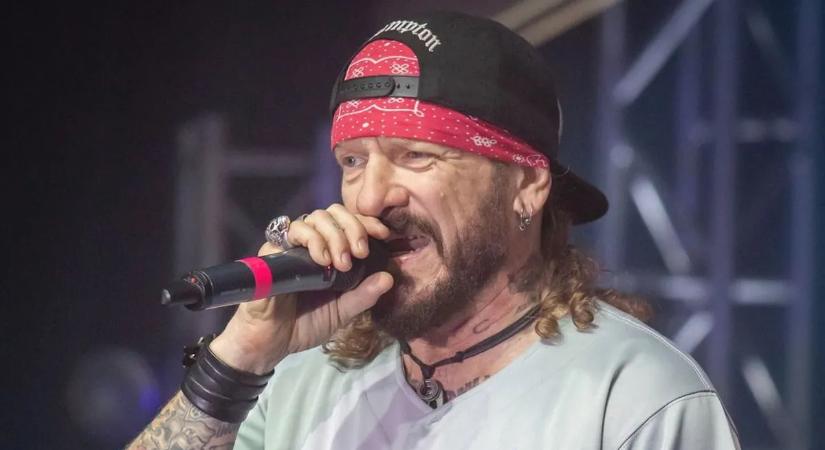 Curtis is felköszöntötte barátját, Ganxsta Zolee-t születésnapján