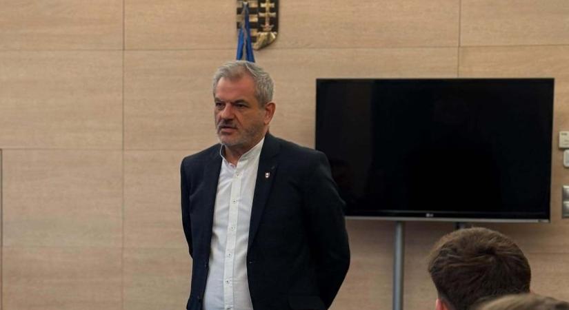 Nyolcmilliós év végi jutalmat kapott Gyál fideszes polgármestere