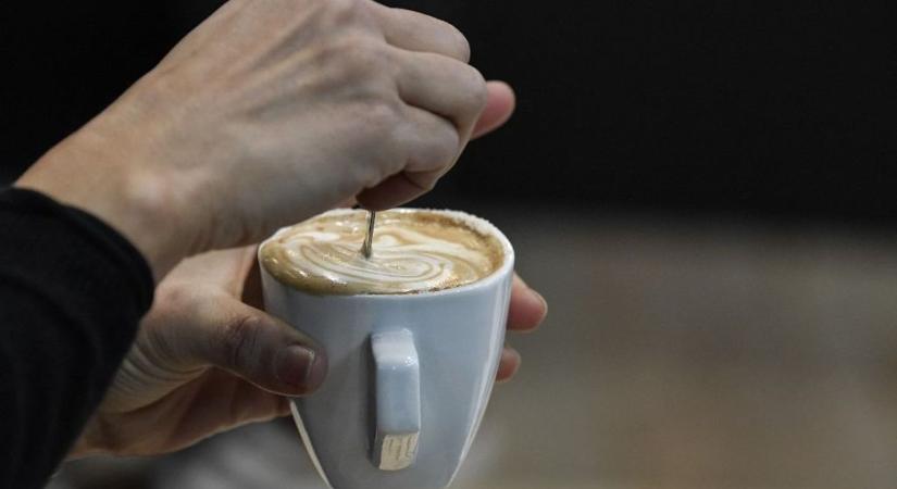 Zsuzsanna meghívja Zuzanát kávéra – avagy a magyar fizetés többet ér a szlováknál