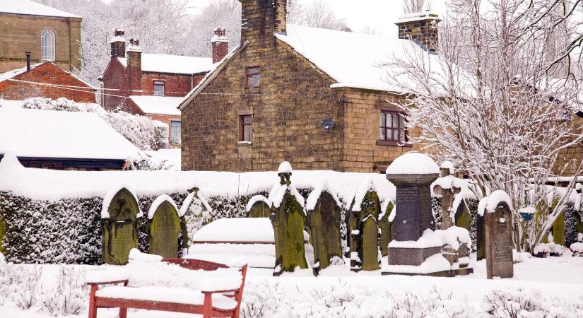 Óriási a baj egy magyar településen, már a hókotró sem segít, kiakadtak a helyi lakosok