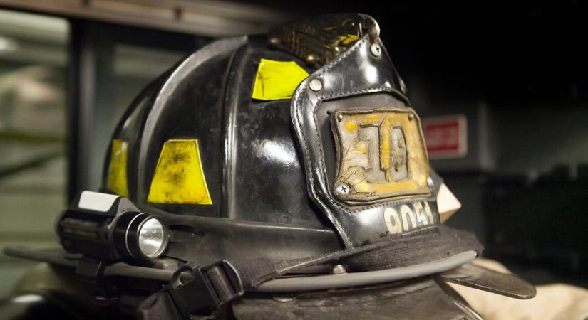 Életmentés közben támadtak rá egy újonc tűzoltóra – csavarhúzóval ment neki a támadó