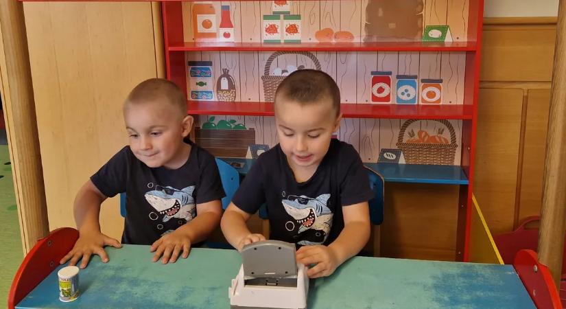 “A legfontosabb, hogy a hátralévő éveiket velünk tölthessék” - már csak a Budapestre költözésben reménykedik a család, a gyógyulás helyett