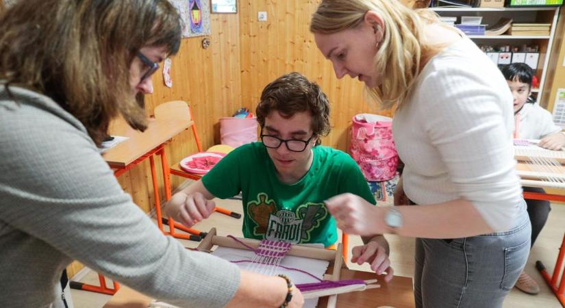 ASzakkör: Mézeskalácsot sütnek, poháralátétet szőnek a Rum-Kastély EGYMI-ben