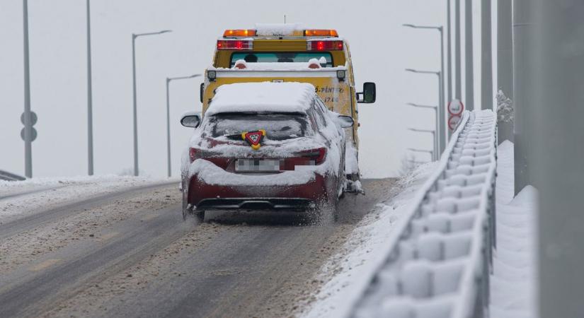 Óvatosan az utakon! Több szakaszon kell forgalomkorlátozásra készülni