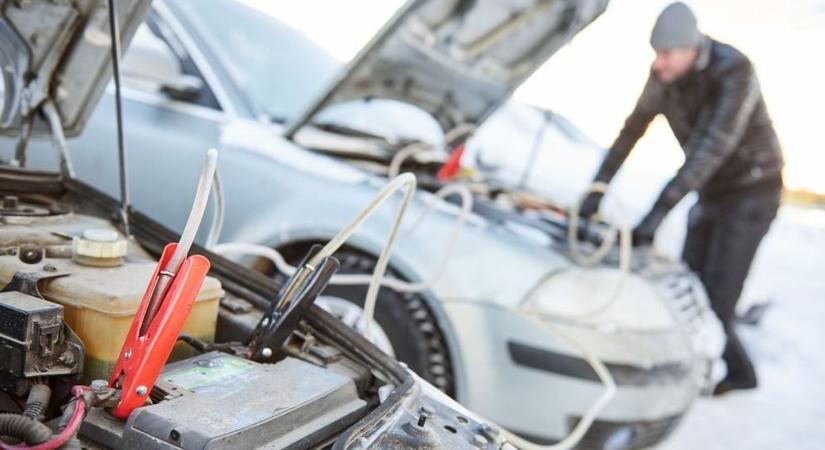 Életmentő kisokos: ezt tegyük ha lemerül a kocsi akkumulátora a fagyban