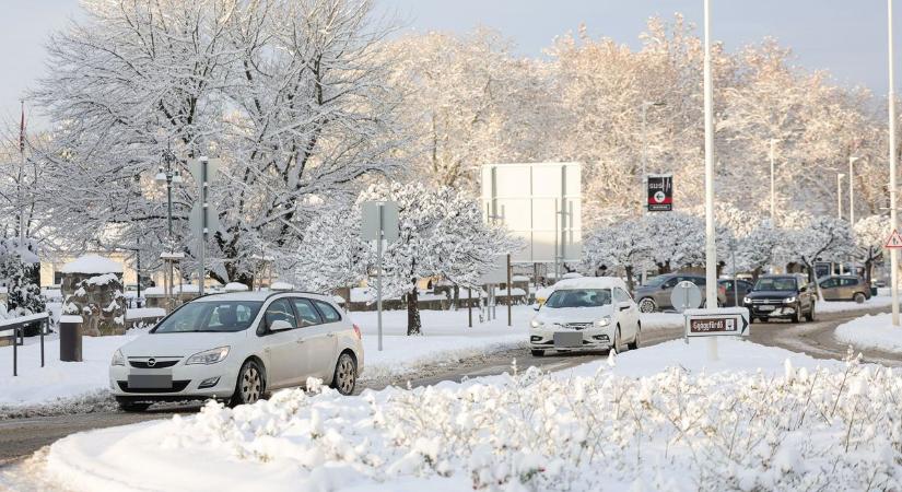 Harckocsi vitte kórházba a kismamát, akkora hó volt Hevesben
