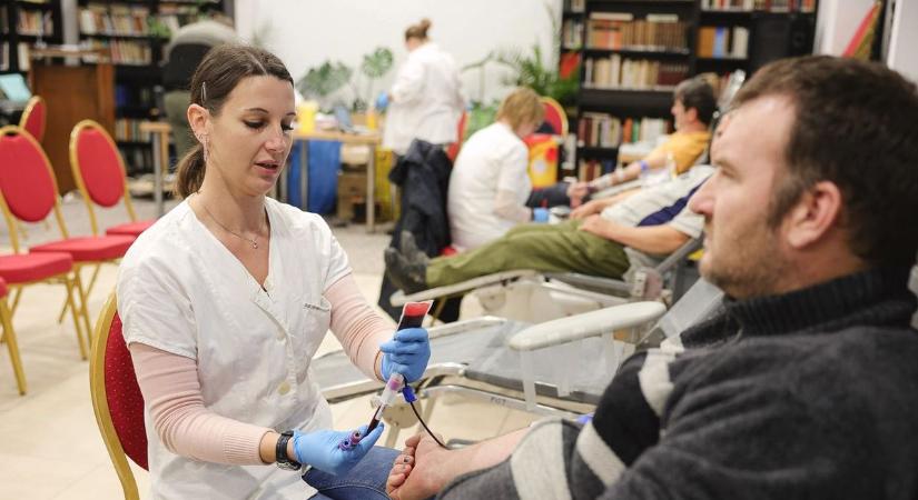 Adj vért, és ments meg 3 életet! Véradásra várják az egyetemi hallgatókat és dolgozókat