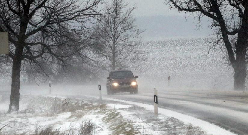 Hófúvás miatt narancs riasztás van érvényben a Dunántúlon