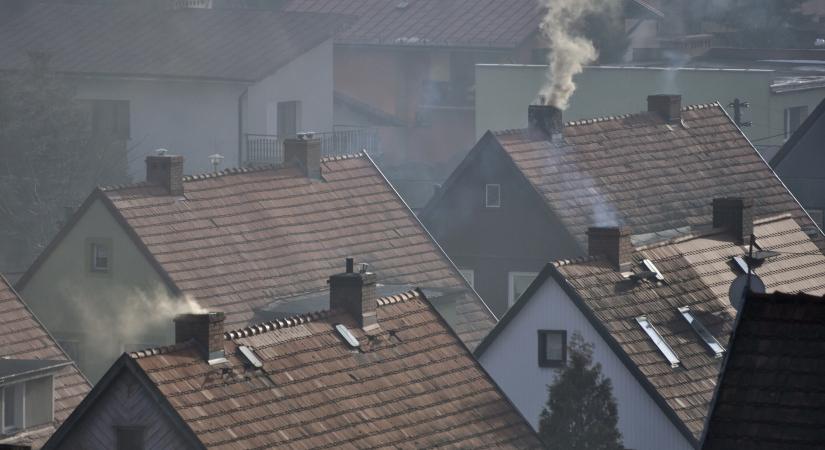 Szemetet és nedves fát tüzelünk, és ez sokkal nagyobb baj, mint hinnénk