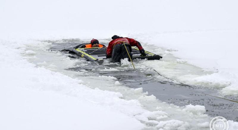 A jégen tartózkodás veszélyeire hívta fel a figyelmet a katasztrófavédelem