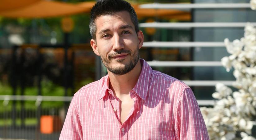 „Kedves nem normális idióták!” – Pál Dénes kiakadt a hóban figyelmetlenül közlekedő sofőrökre