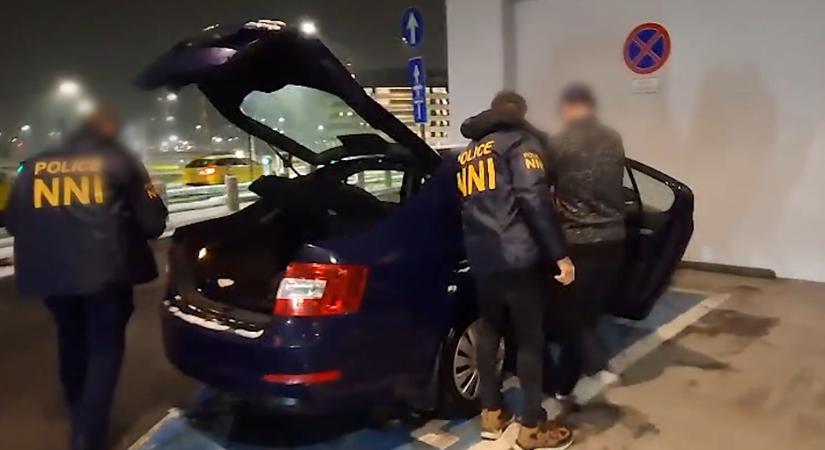 Norvégiába szökött, ott kapták el a férfit, aki gyerekekről töltött fel pornóképeket az internetre – videóval