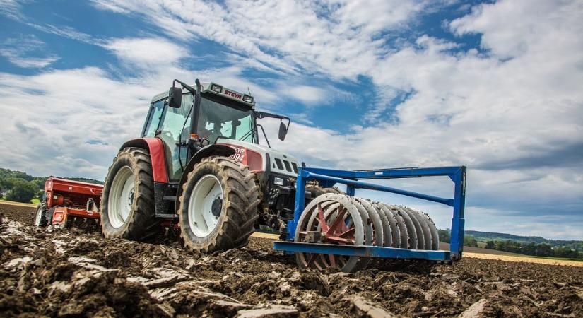 Uniós biztos: hosszú távon garantált marad a gazdák jövedelemtámogatása