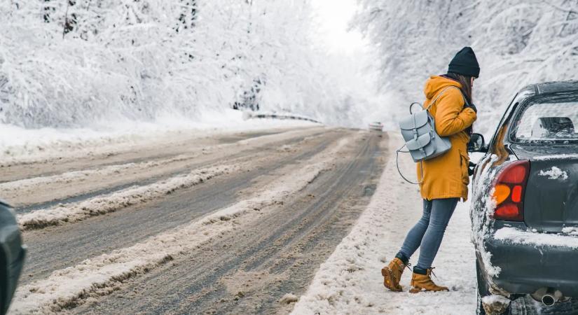 Eltörhetnek, de akár fel is robbanhatnak: Ezt az 5 dolgot soha ne hagyd télen az autóban