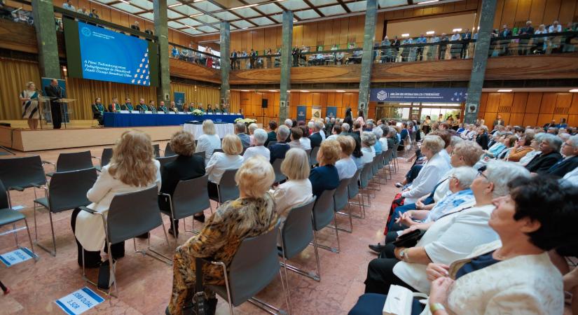 Megnyílt a jelentkezés a PTE Jubileumi Díszoklevél-átadójára