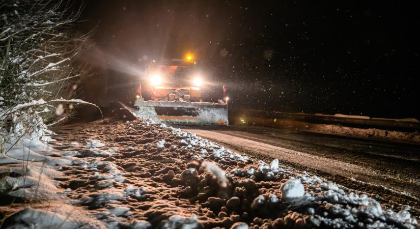 Lázár János szerint a vonatok többsége már menetrend szerint közlekedik
