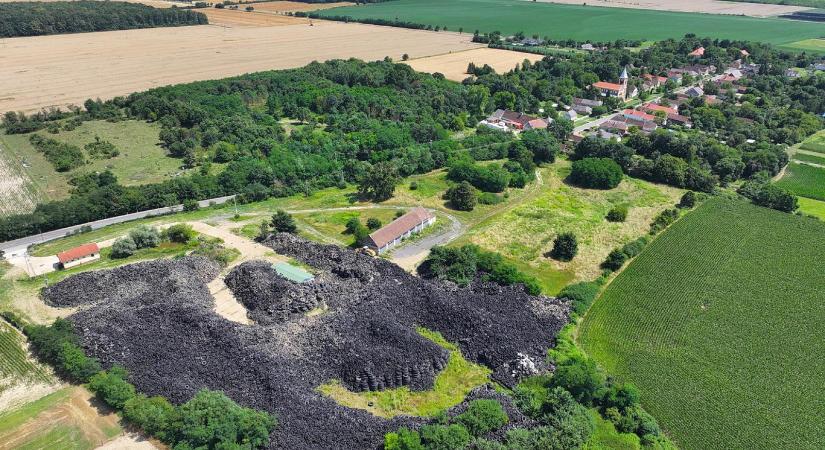 Kitört a botrány, de a Rogán-tárca volt helyettes államtitkárának a testvére azt állítja, nem ő a felelős a nagykölkedi környezetszennyezésért