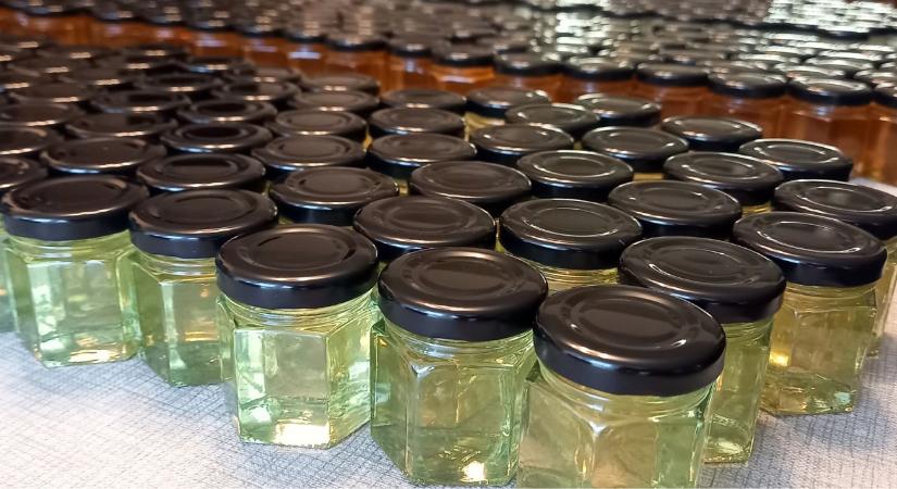 Itt a válasz a régi kérdésre: veszteség nélkül melegíthető a méz