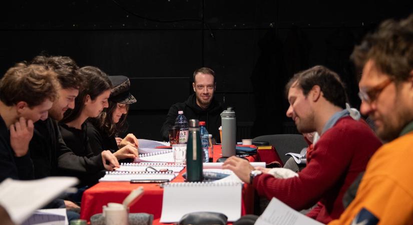 Bélai Marcel rendezi a Bolondok táncát Sepsiszentgyörgyön