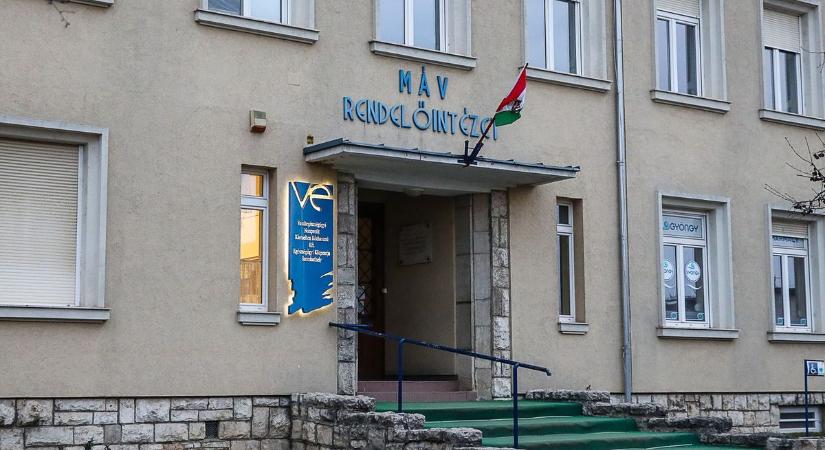 Lezárták a MÁV Rendelőt, a katasztrófavédelem is a helyszínen