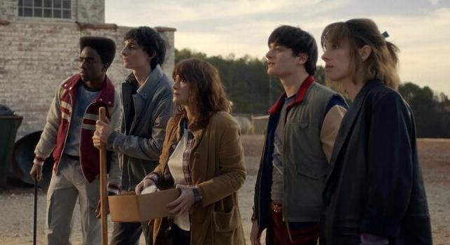 A Stranger Things rajongói átmentek laposföld-hívőbe, és térdre kényszerítették a Netflixet