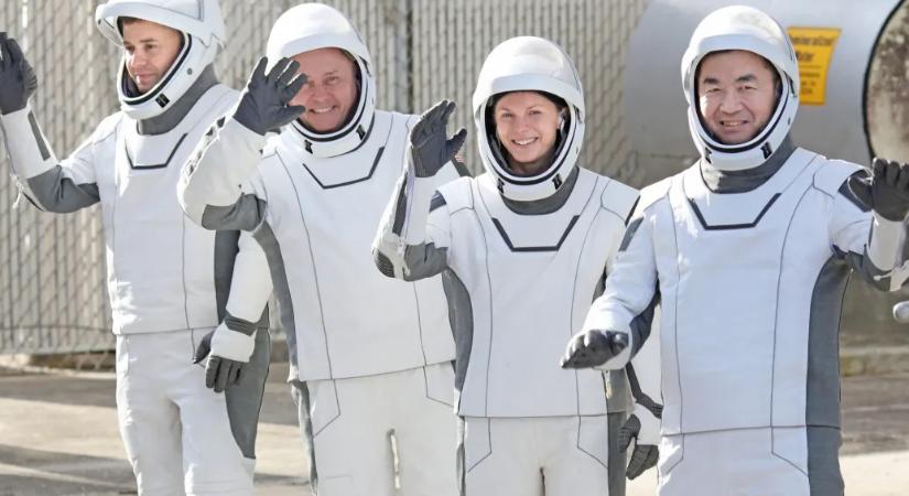 Az egyik asztronauta betegsége miatt a tervezettnél korábban visszatérhet a Földre a Crew-11 legénysége