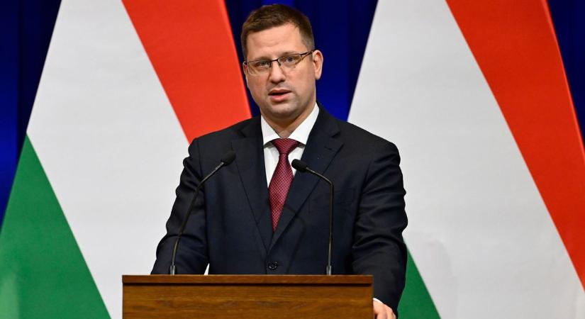 Kövesse nálunk élőben Gulyás Gergely sajtótájékoztatóját