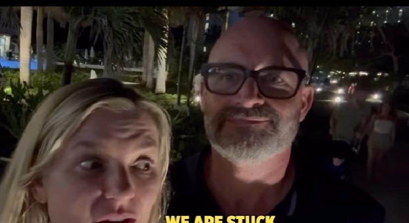 Trump venezuelai akciója miatt nem tud hazatérni a világhírű amerikai komikus