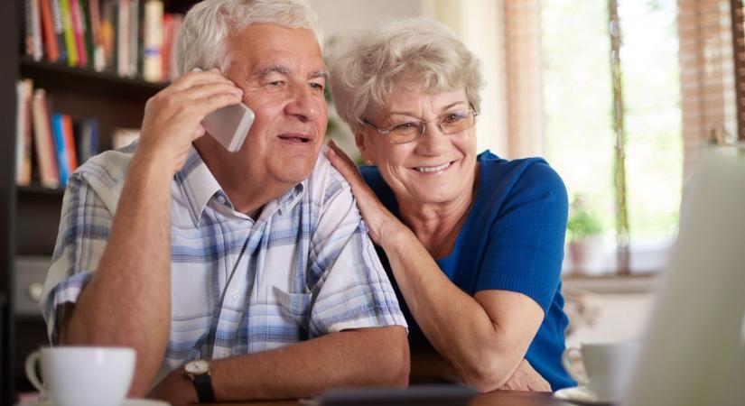 2026-ban ezek a kedvezmények járnak a nyugdíjas igazolvánnyal!