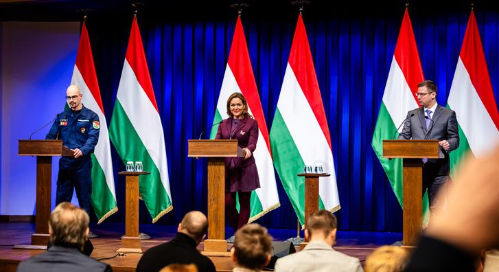 Kiderült, kinek a feladata a kórházak környékén a hó eltakarítása