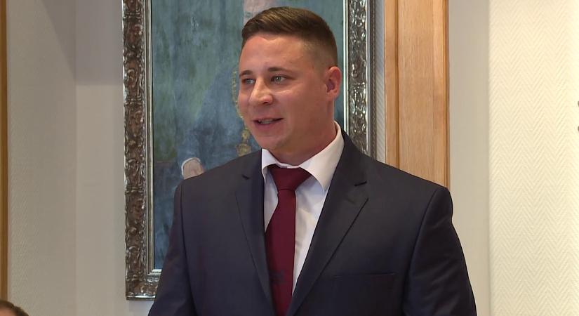 Felfüggesztett végrehajtóként is százmilliók ömlenek be Schadl Györgyhöz