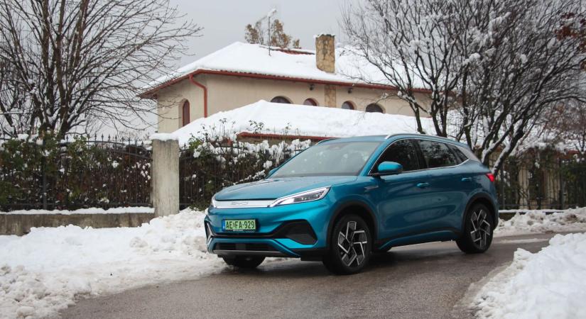 Történelmi pillanat: forgalomba helyezték itthon a 100 ezredik villanyautót!