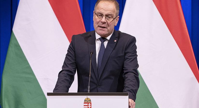 Hétfőn érkezik Szombathelyre Navracsics Tibor, hogy egyeztessen a városvezetőkkel