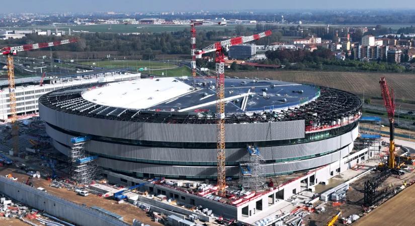 Nem férnek be annyian a téli olimpiára épített hokicsarnokba, mint amit a tervekben ígértek