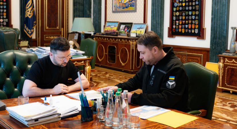 Káderkeringő Kijevben – Zelenszkij személycserékkel próbálja uralni a helyzetet a zűrzavaros ukrán belpolitikában