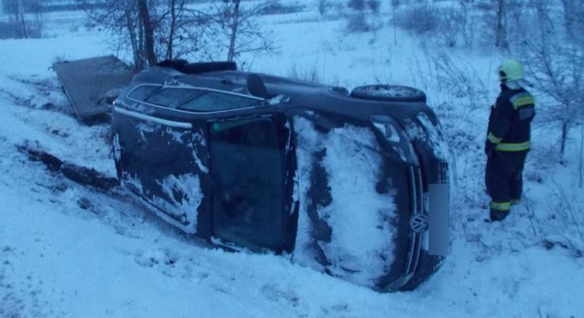 Baleset Berettyóújfalunál: csoda, hogy épségben megúszta a sofőr