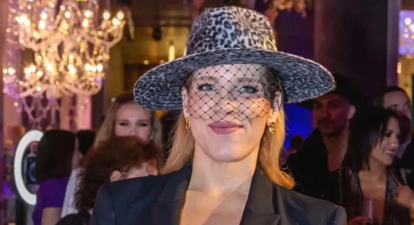 Mit neki hó és fagy: fürdőruhában mutatta meg isteni alakját Tóth Vera - Fotó!