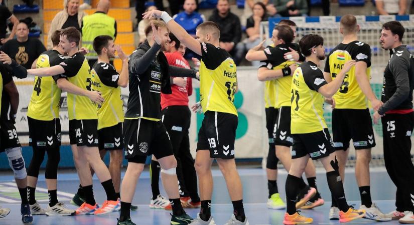 A Vidróczki Néptáncegyüttes a gyöngyösi kézilabdázókkal tart közös edzést