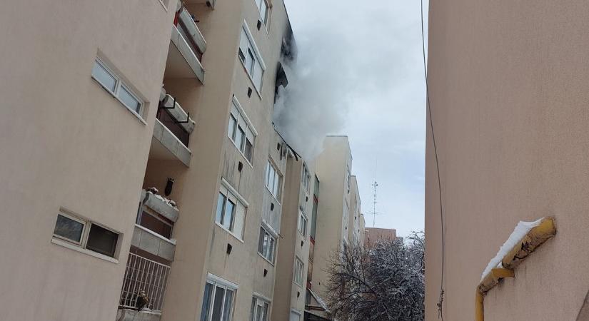 Egy gyereket kórházba kellett vinni a hatvani tűz miatt