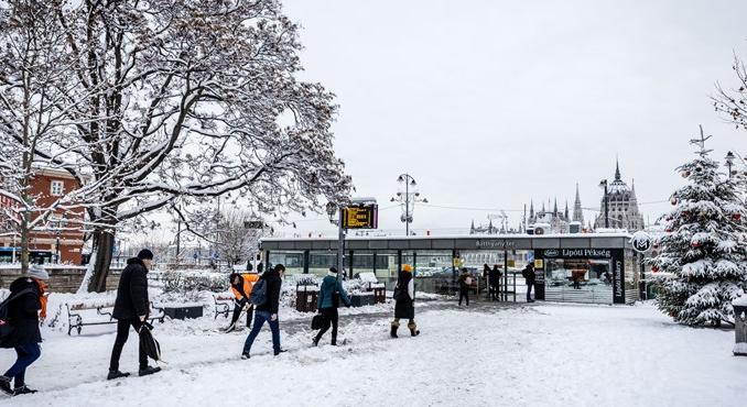Extrém hideg, vonatkésések: továbbra sem lesz egyszerű eljutni az iskolába